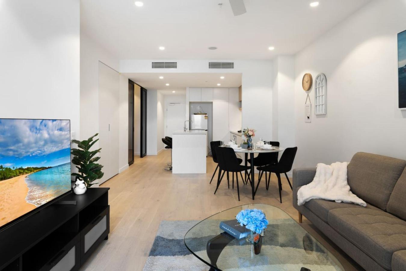 Luxurious 2br W River View Apartment *
